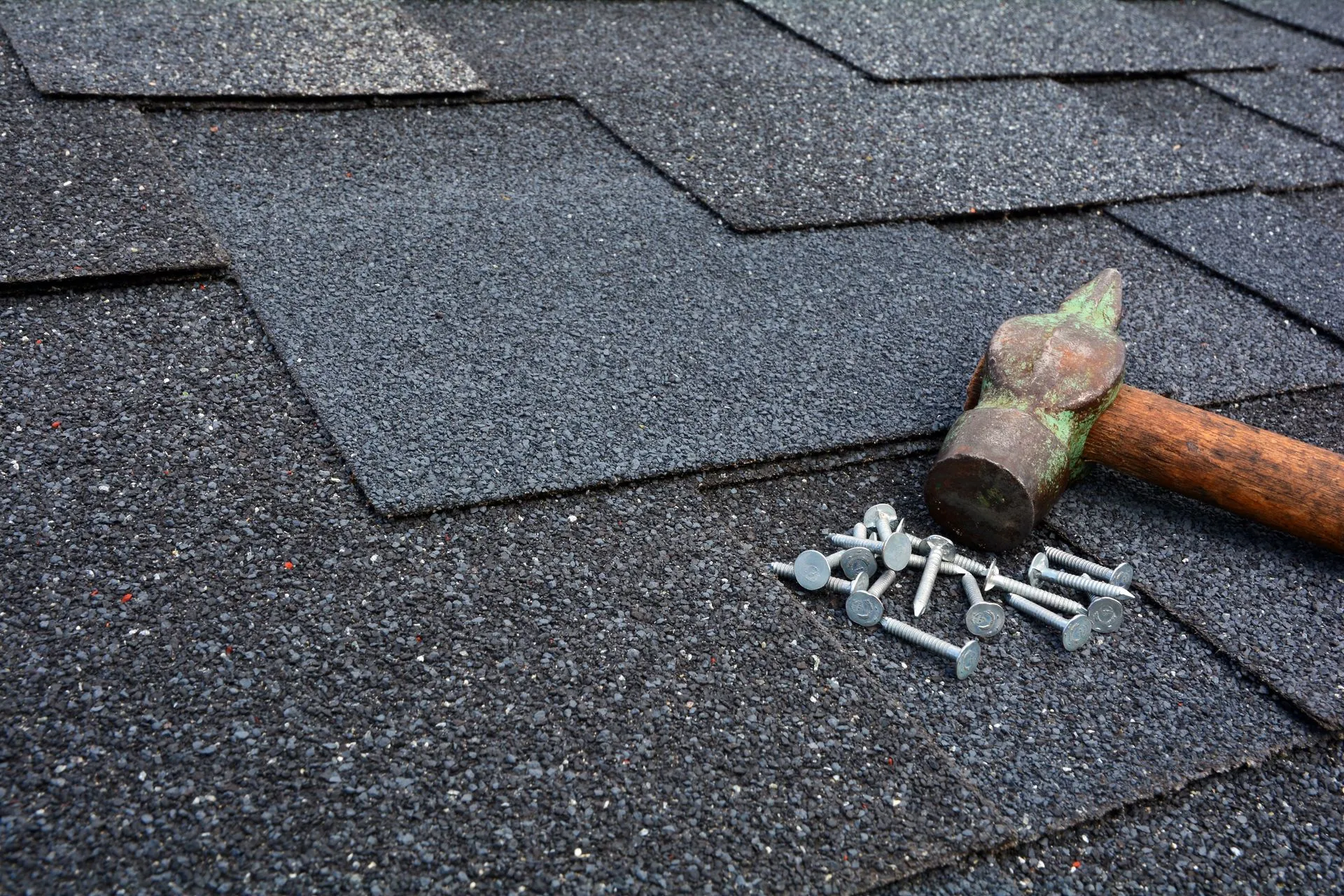 asphalt shingle roof repair